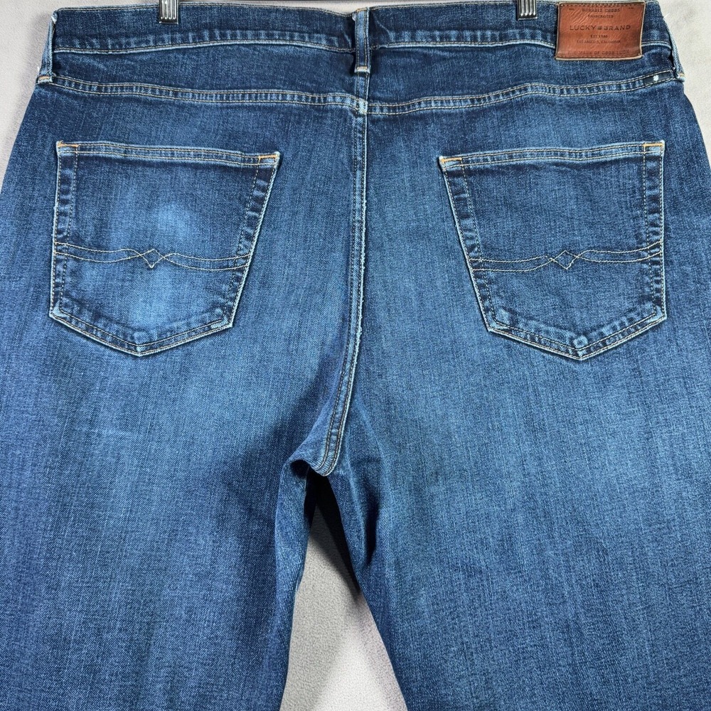 Lucky Brand Jeans Mens 40x32 Blue 410 Athletic Slim‎ Straight Medium Wash Denim - Picture 4 of 16
